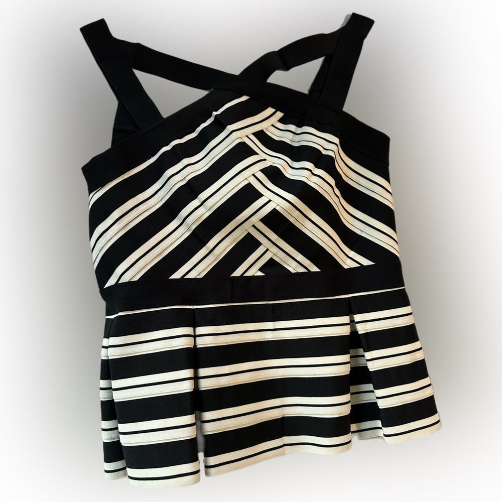 NWOT HD Paris Elastic top Size Small - Peplum Top